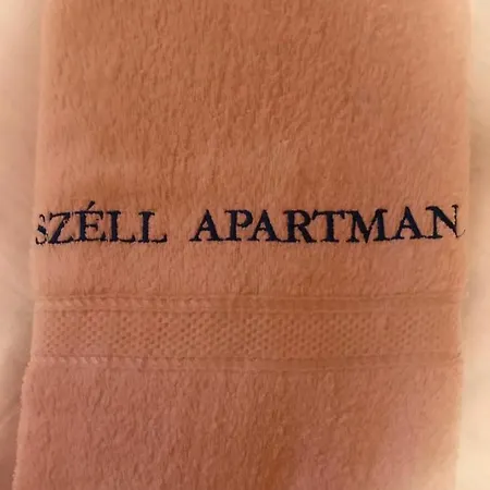 Szell Apartman * Berekfürdő