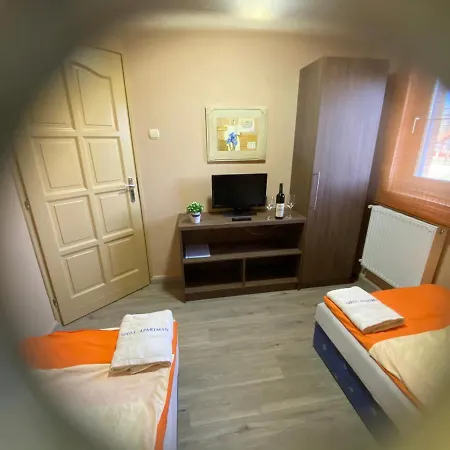 Szell Apartman 別荘 Berekfürdő
