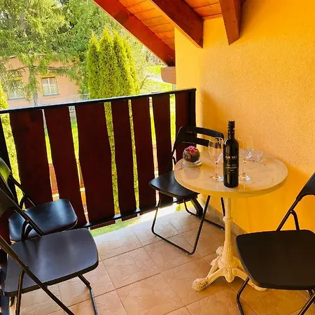 Szell Apartman 別荘 Berekfürdő